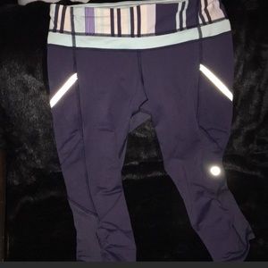 Lululemon cropped exercise leggings